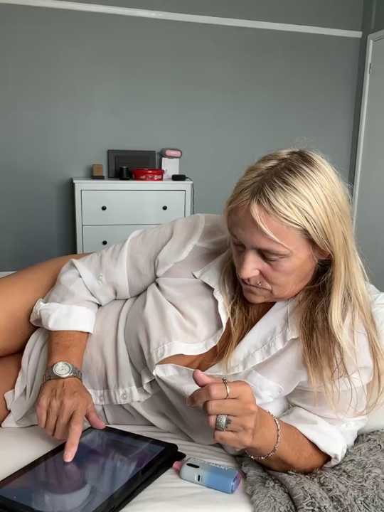 Blondnboujee53