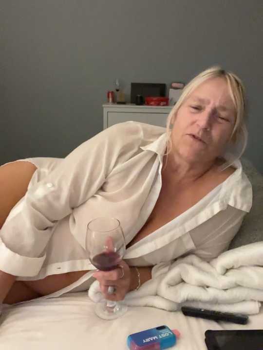 Blondnboujee53
