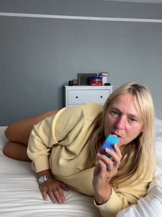 Blondnboujee53 cam recording