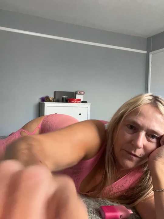 Blondnboujee53 cam recording