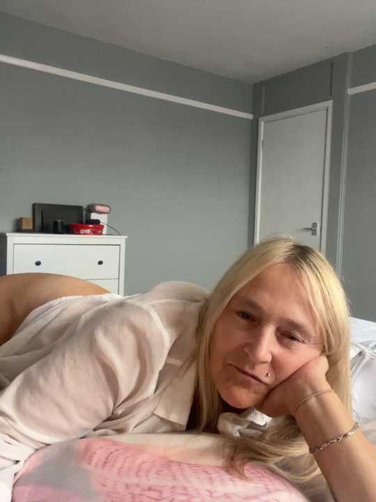 Blondnboujee53