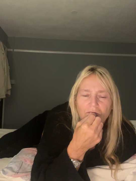Blondnboujee53
