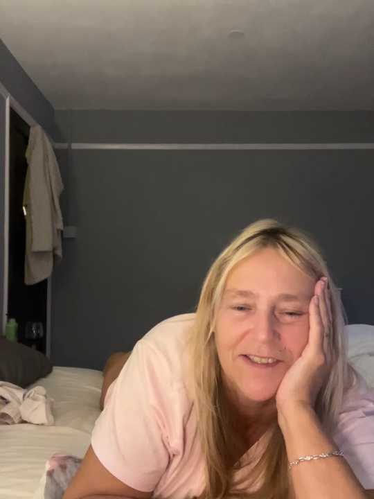 Blondnboujee53 cam recording