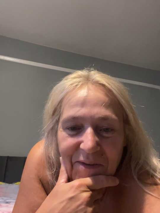Blondnboujee53