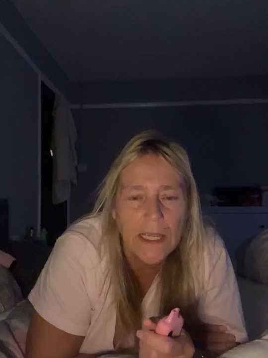 Blondnboujee53 cam recording