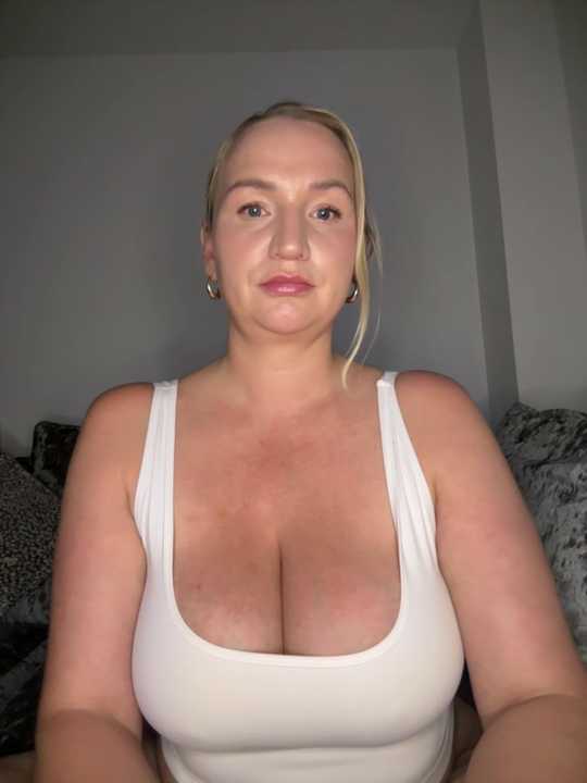 BootyQueenApril