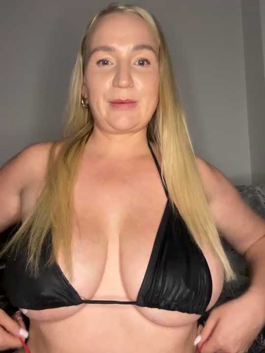 BootyQueenApril Stripchat recording – Oct 23, 2026