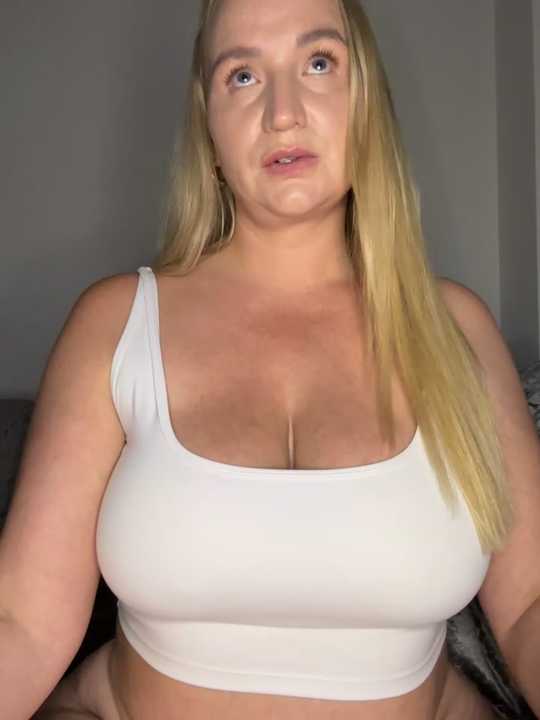 BootyQueenApril Stripchat recording – Oct 22, 2026