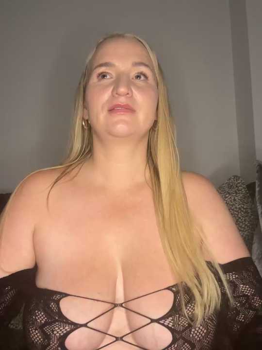 BootyQueenApril Stripchat recording – Oct 24, 2026