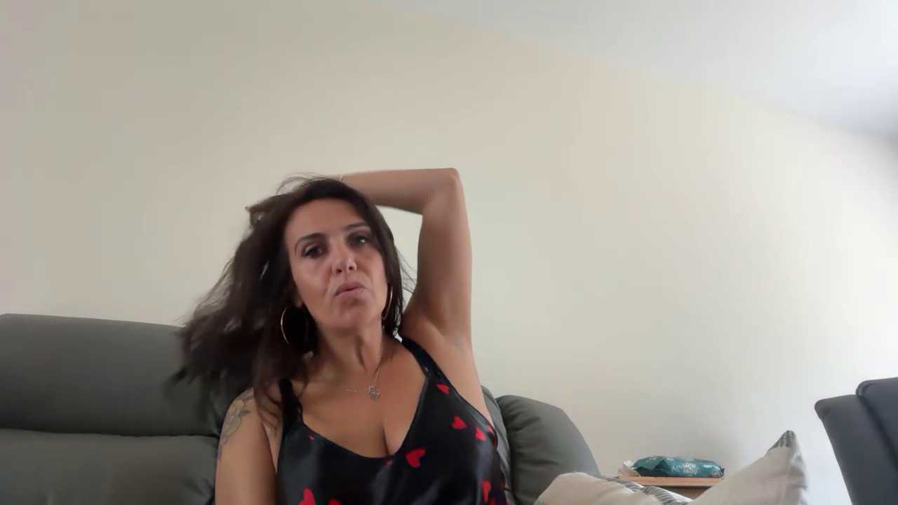 Brienneluxee Stripchat recording – Oct 15, 2026