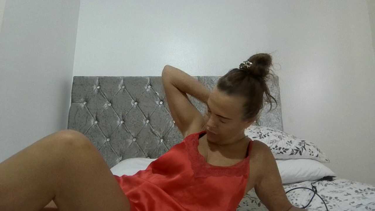 BritishMilfFrankyX