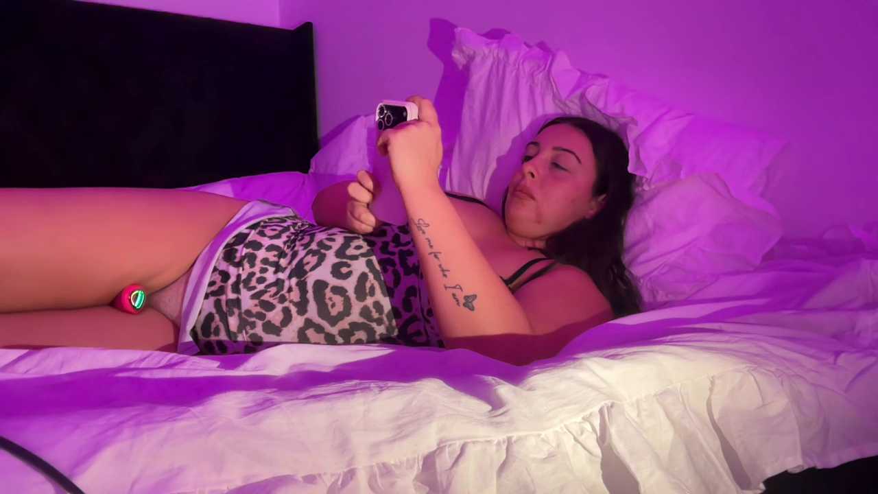 BrunetteBaddiexo Stripchat recording – Oct 20, 2026