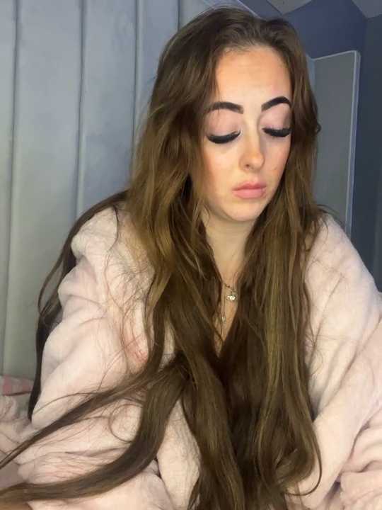 BrunetteBarbieXx_ cam recording