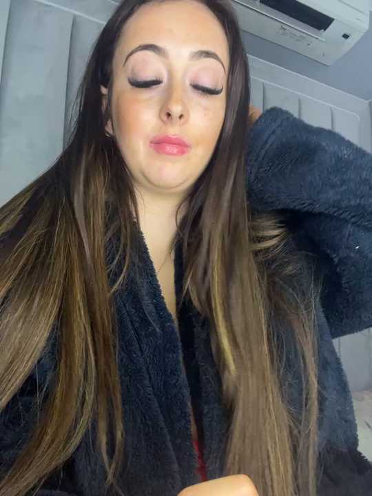 BrunetteBarbieXx_ cam recording