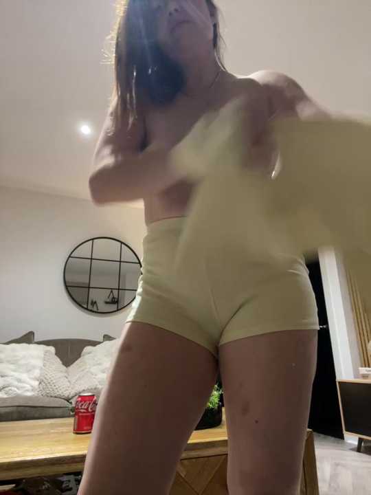 Brunette_Milf_MayaX