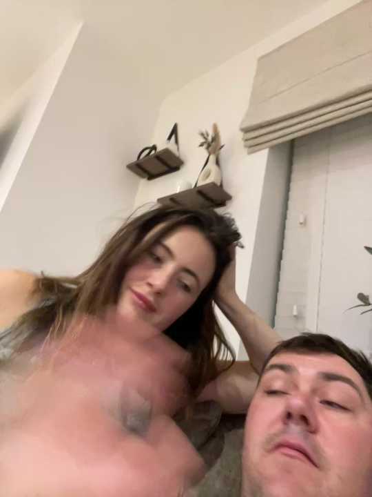 Brunette_Milf_MayaX cam recording