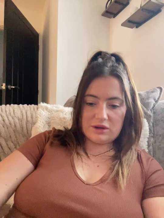 Brunette_Milf_MayaX Stripchat recording – Oct 21, 2026
