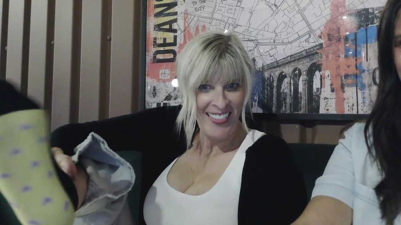 Busty-FiFi