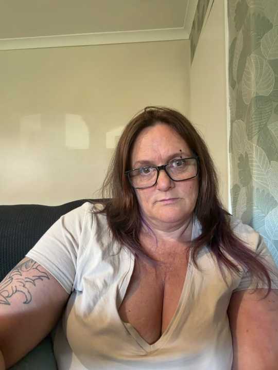 Busty-GilfQuinn cam recording