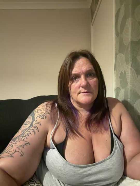 Busty-GilfQuinn cam recording