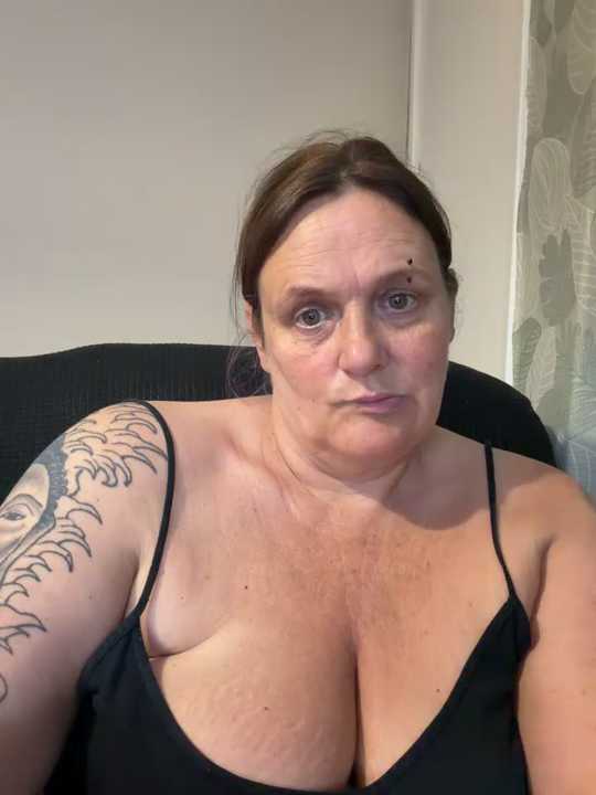 Busty-GilfQuinn cam recording