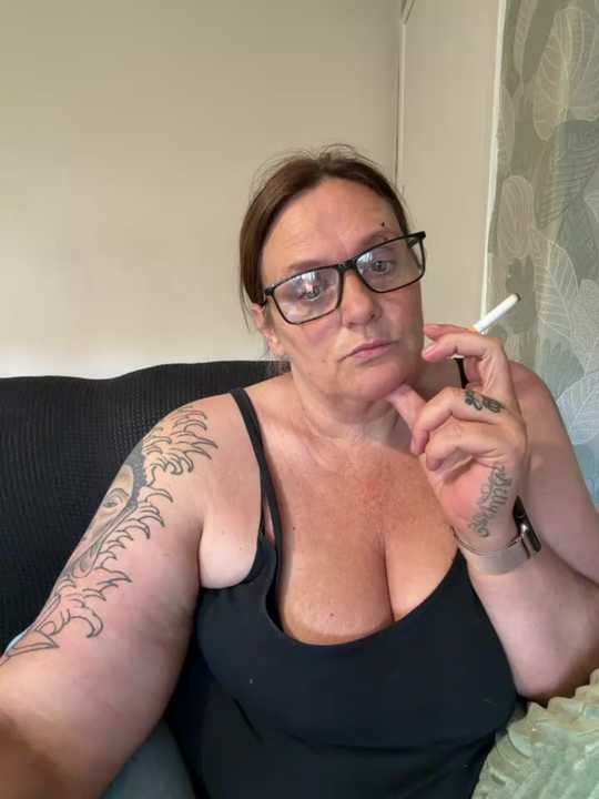 Busty-GilfQuinn cam recording