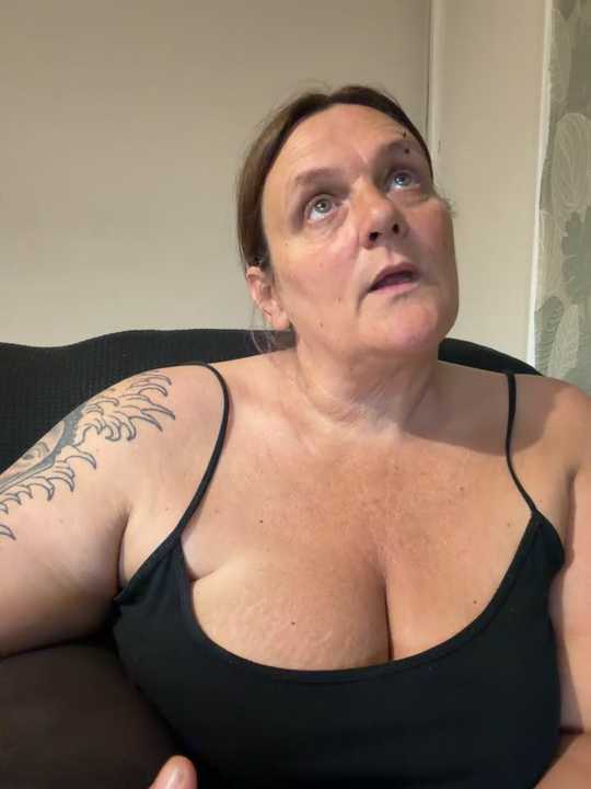Busty-GilfQuinn cam recording