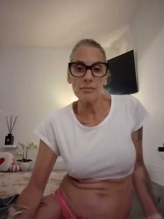Busty-MorganXX