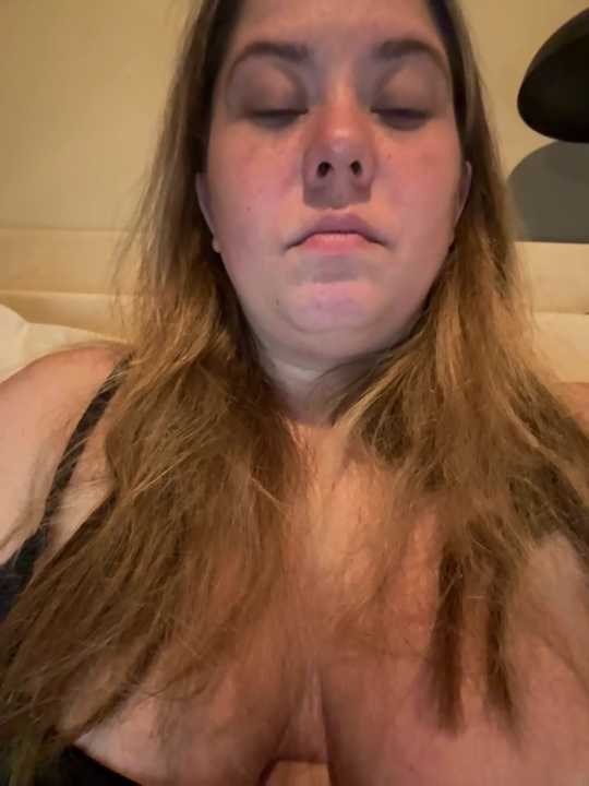 Busty-Nimah25X