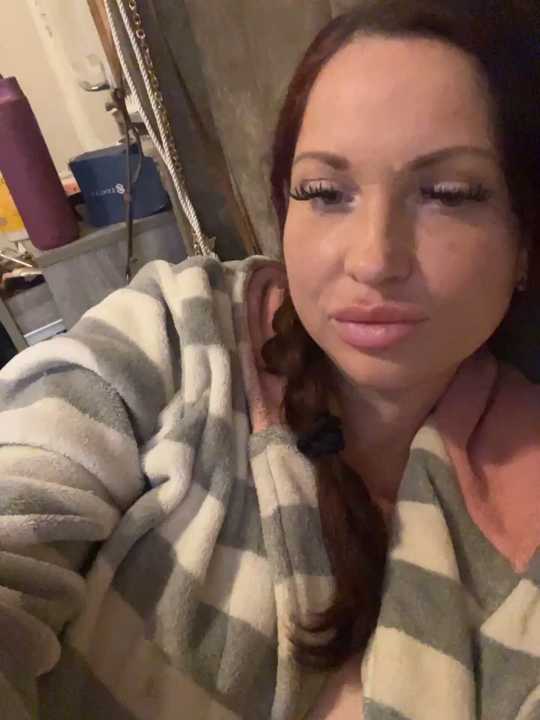BustyBunny40 Stripchat recording – Oct 24, 2026