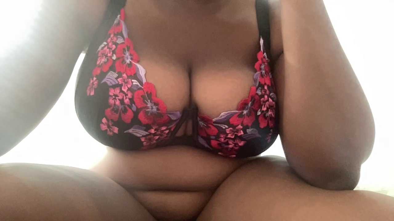 BustyMaya