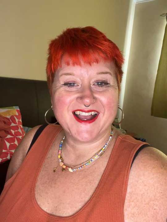 BustyRedxx