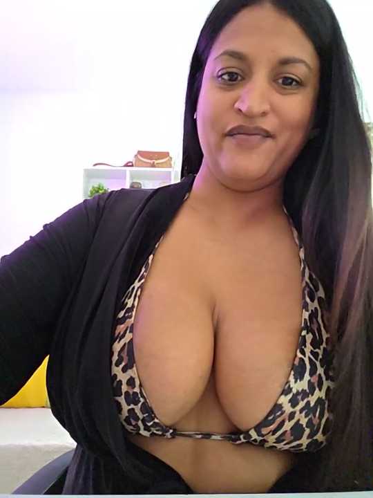 Busty_AriaX
