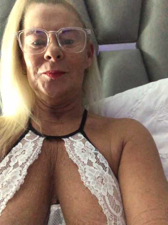 Busty_BlondeX cam recording