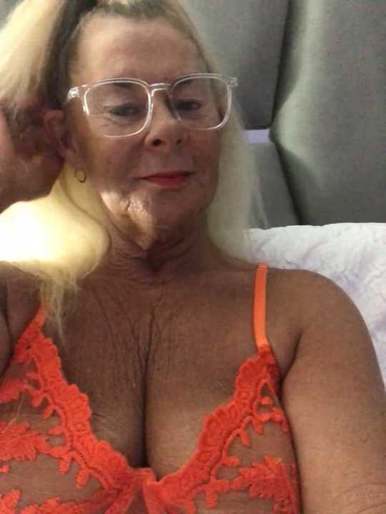 Busty_BlondeX cam recording