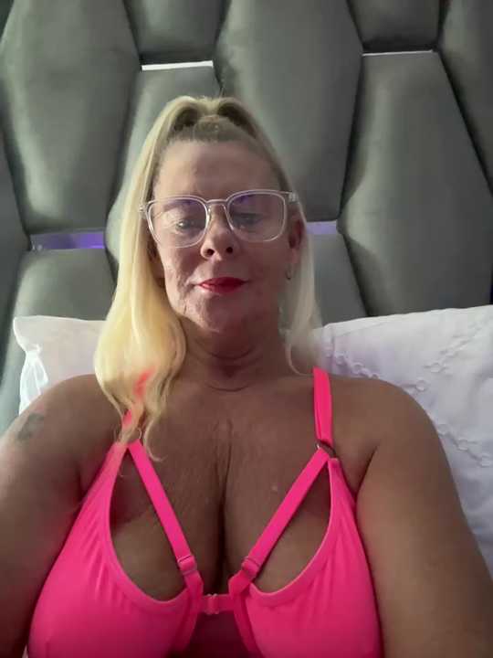 Busty_BlondeX cam recording