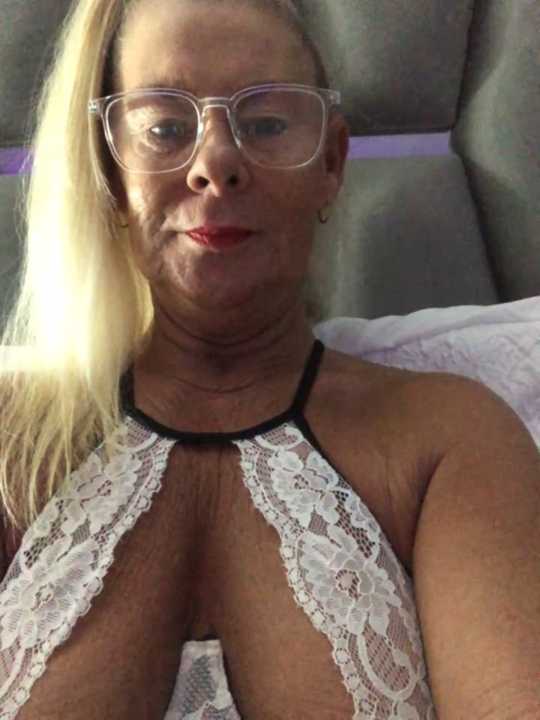 Busty_BlondeX cam recording