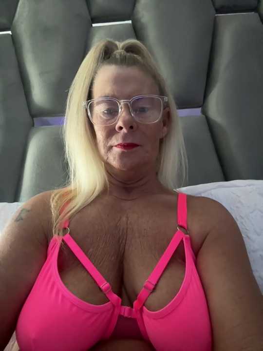 Busty_BlondeX cam recording