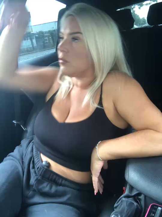 Bustyblondebabe32 cam recording