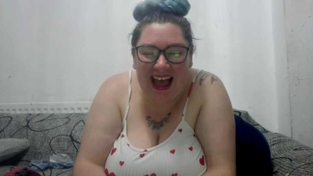 Bustycurves cam recording