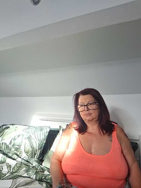 BuxomBeccaX cam recording