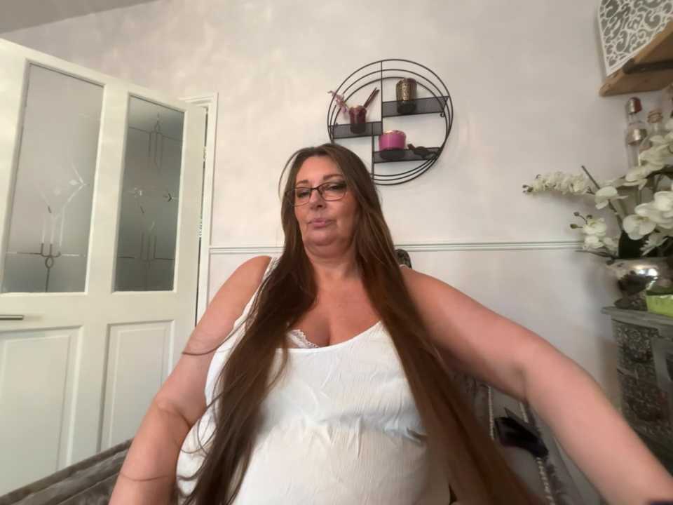 BuxomKitty_BBW