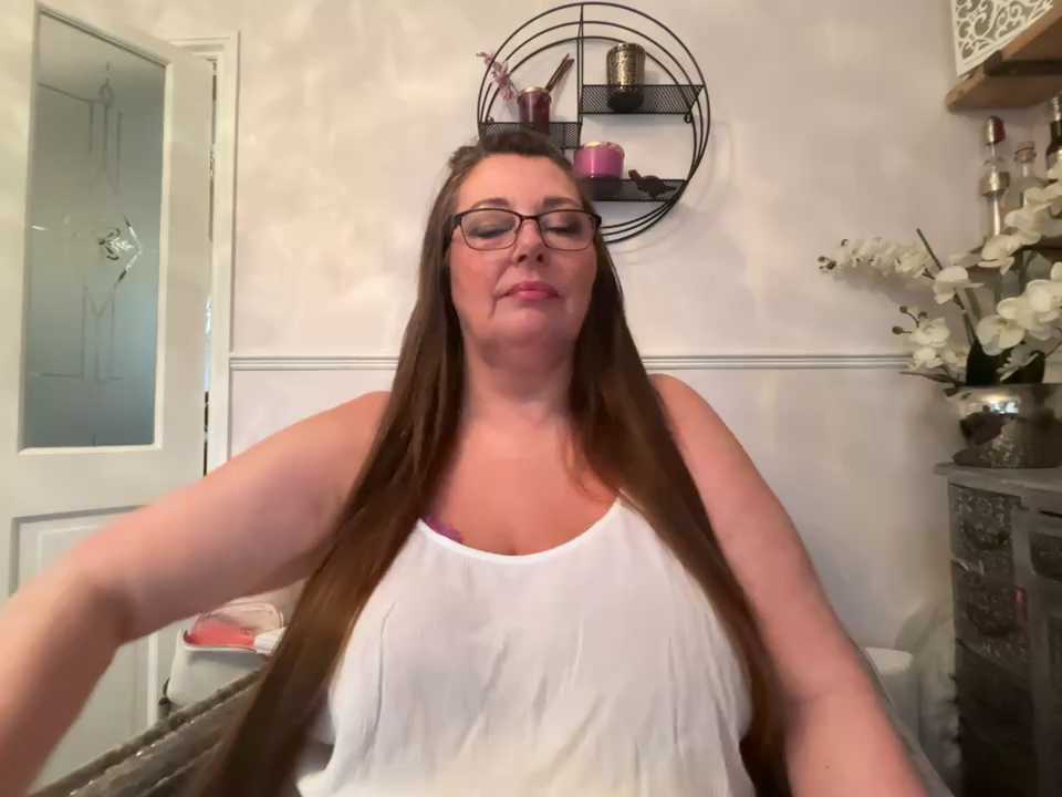 BuxomKitty_BBW cam recording