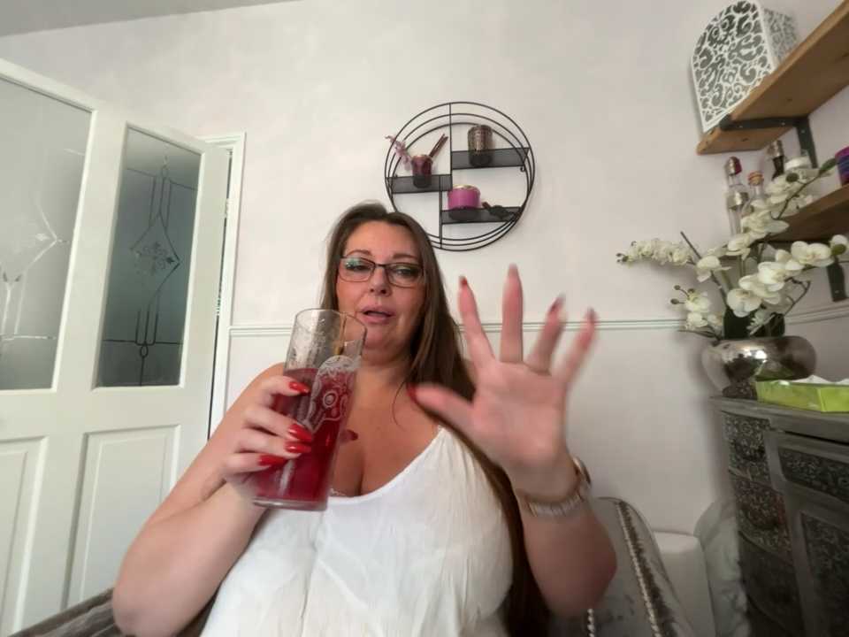 BuxomKitty_BBW
