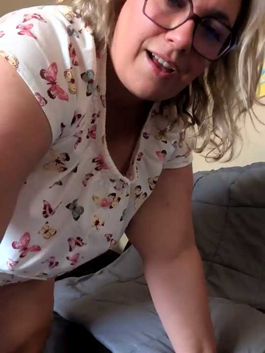 Canadian_BBW cam recording