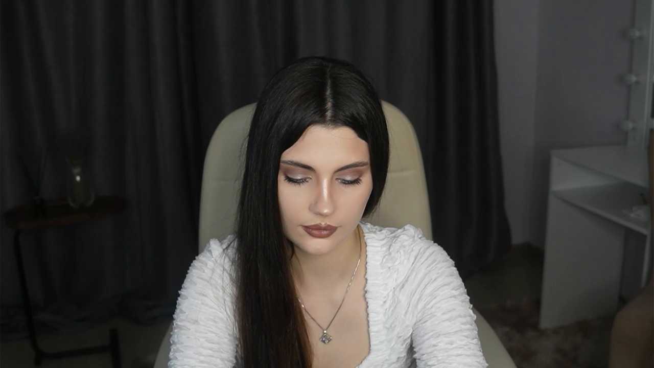 CharlaSautner