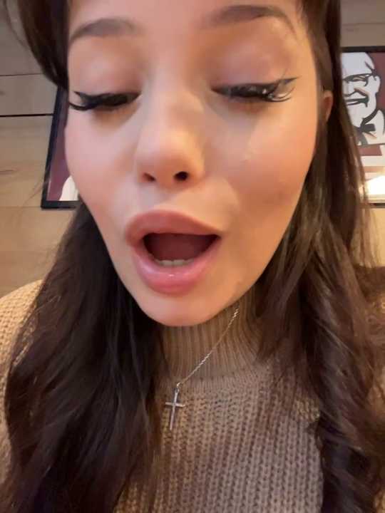 Chloe__Moon cam recording