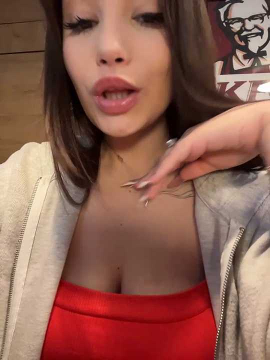 Chloe__Moon cam recording