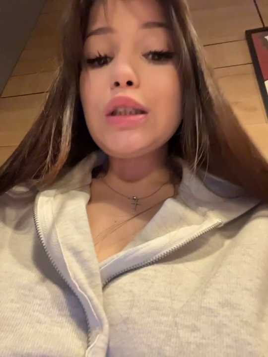 Chloe__Moon cam recording