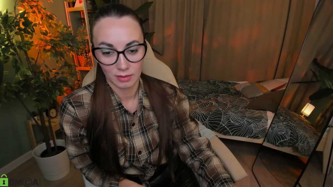 Crimsona_Dom